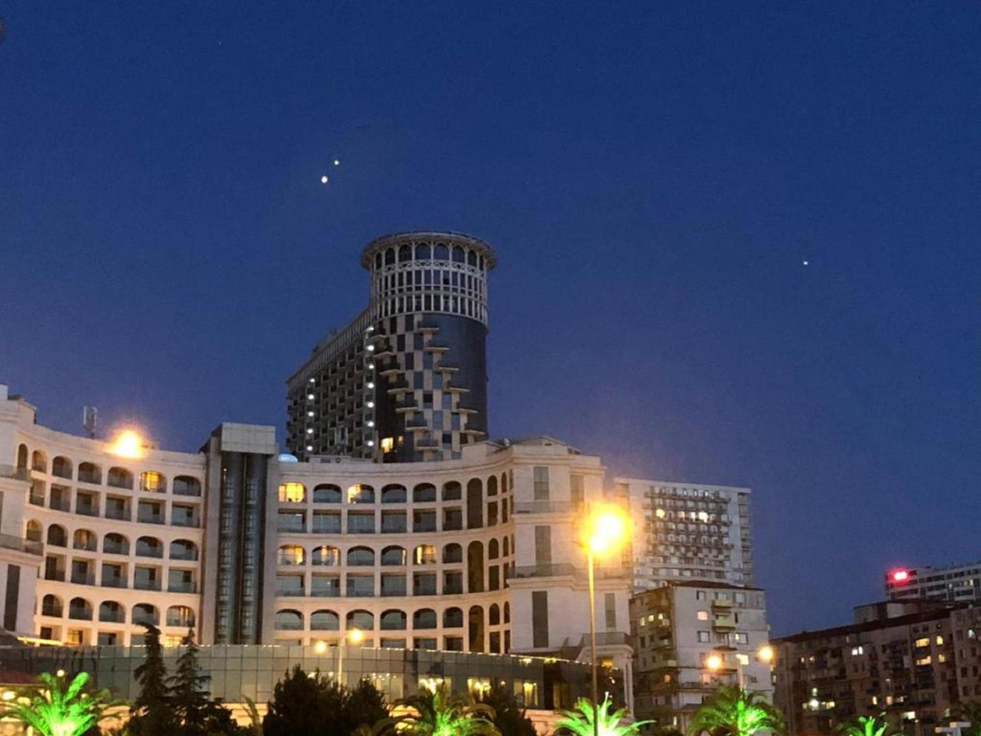 Apart Hotel Black Sea Towers Batumi Exteriör bild